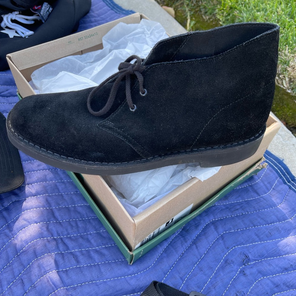 Clarks Black Suede Chukka Boots with Crepe Sole